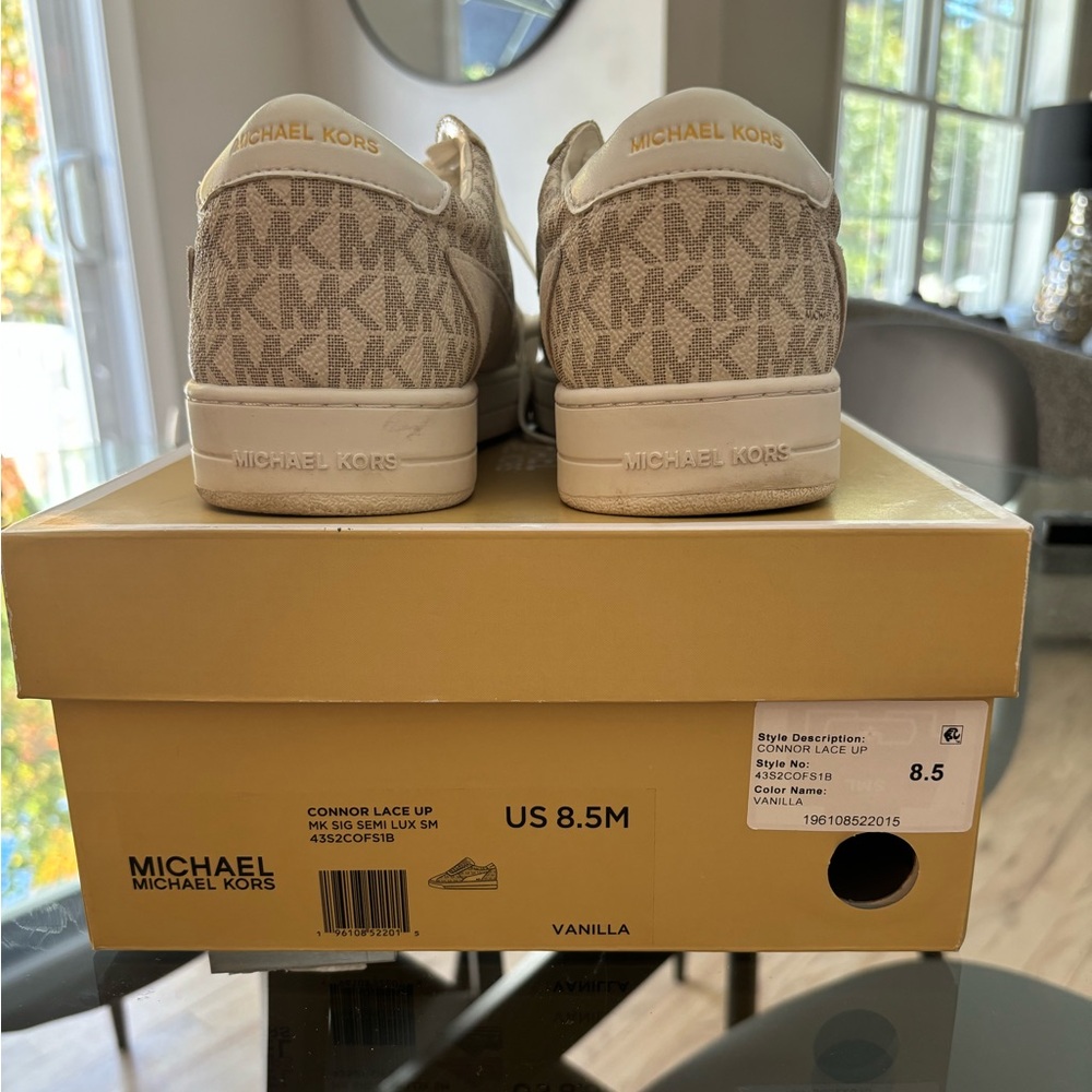 MK shoes worn twice